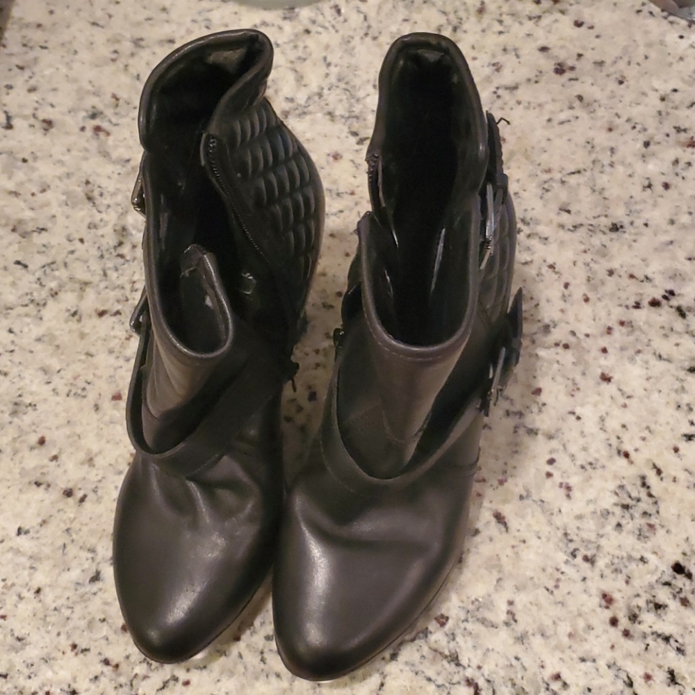 Women's shoes size 8.5. New